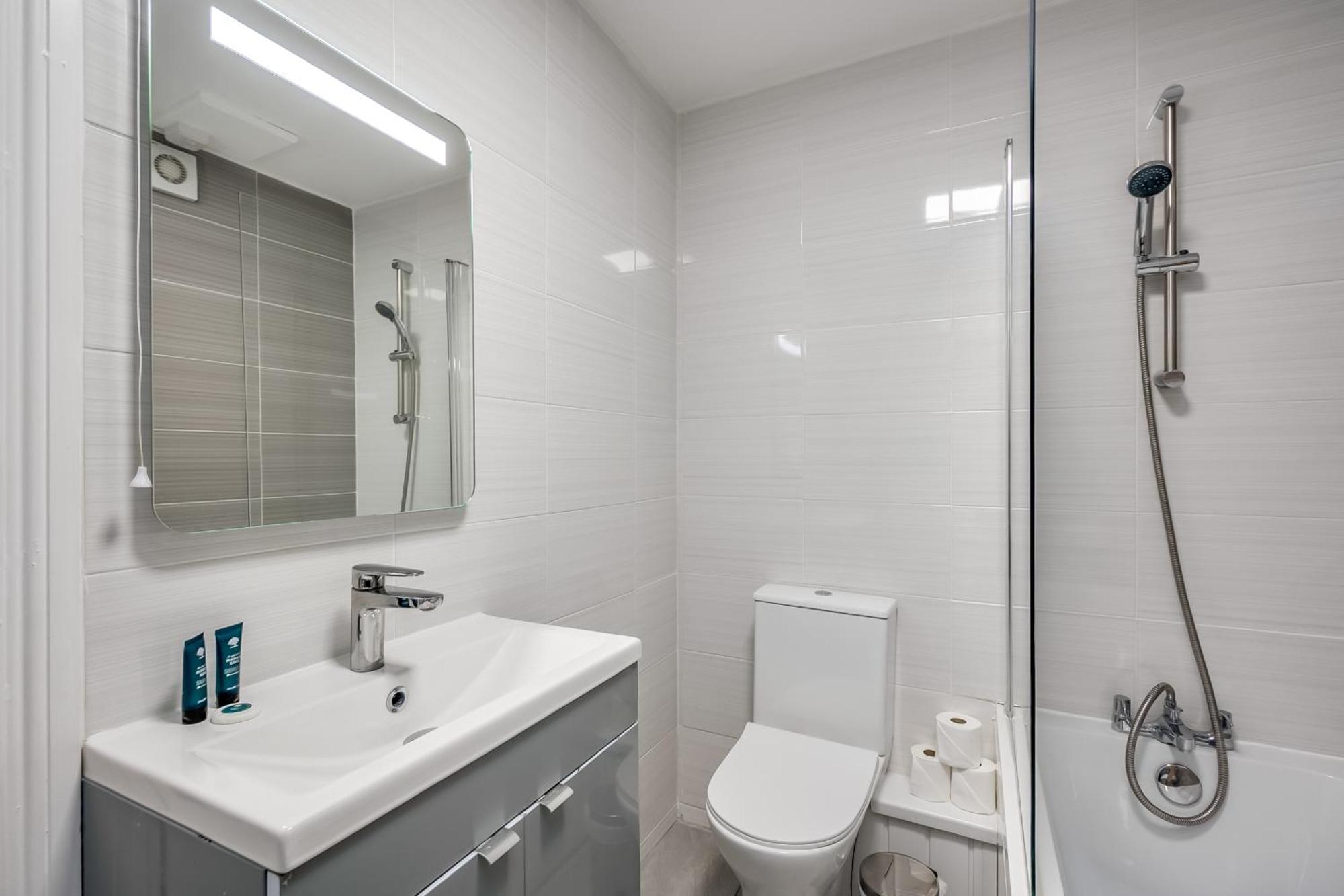 Central Belfast Apartments Queen'S Hideaway エクステリア 写真